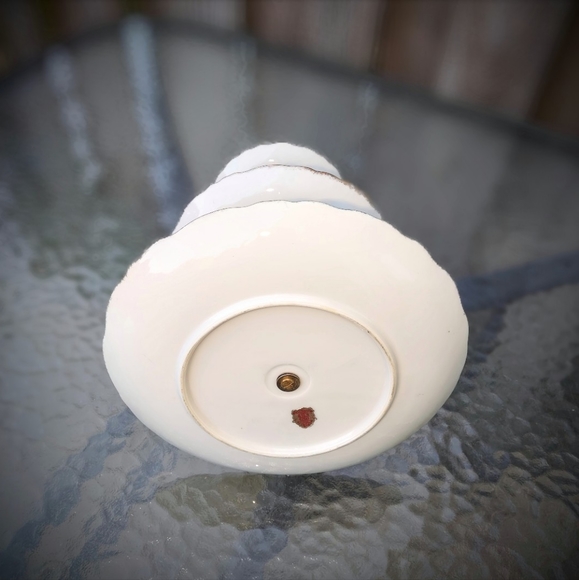 "Bavarian" Style 3 Tiered Dessert Stand in Opalescent Lustre Glaze - Picture 4 of 5